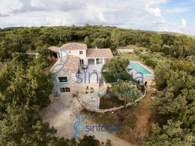 Vue imprenanble Charme, confort et nature aux portes d'Uzè. 226m² Uzès