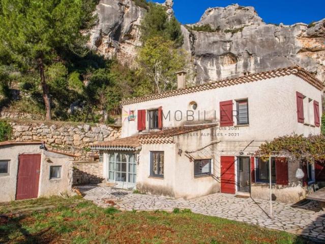 Maison à vendre aux Baux de Provence avec vue panoramique et potentiel d’extension