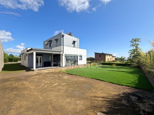 Vue mer – Maison contemporaine 4 chambres avec jardin piscinable – Sainte Marie