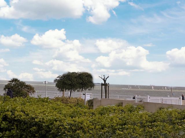 VUE MER A 400 M DES COMMERCES