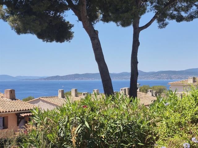 Vue mer à couper le souffle ! Maison avec jardin à 400 m des. 61m² Saint Raphaël