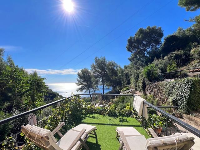 Vue mer, calme, piscine Maison 5 pièces proche de Beaulieu sur m