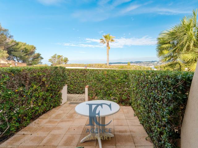 Vue mer et accès crique privée, appartement 3 pièces rénové à la Cride