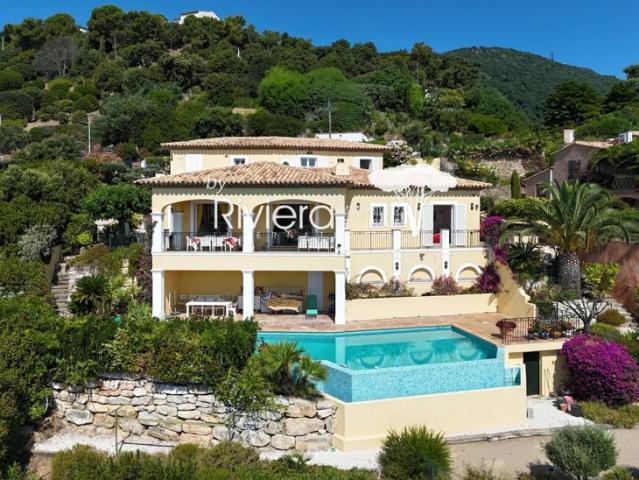VUE MER EXCEPTIONNELLE et piscine à débordement à CAVALAIRE