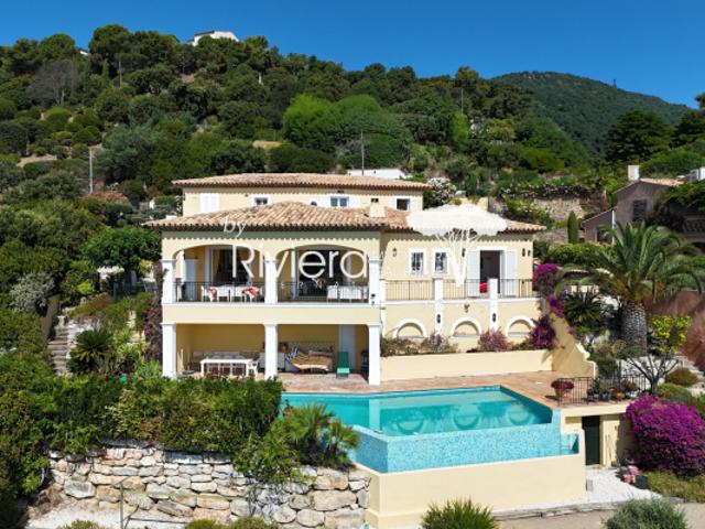 VUE MER EXCEPTIONNELLE et piscine à débordement à CAVALAIRE