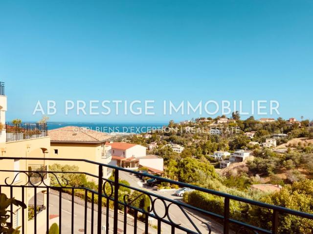 VUE MER ENTIEREMENT RENOVÉ GRANDE TERRASSE CALME ABSOLU CAVE
