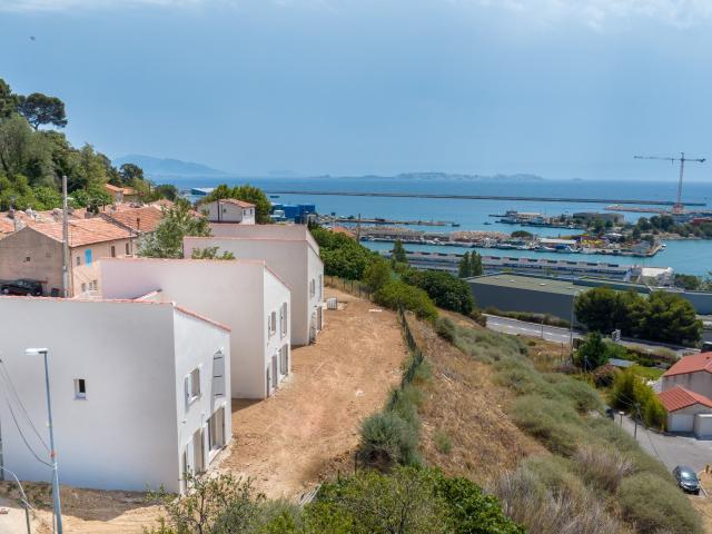 VUE MER L’ESTAQUE VILLA T4 116 m² AVEC TERRAIN 335M² AVEC GARAGE DOUBLE 26M 4 pièces, 120 m²
