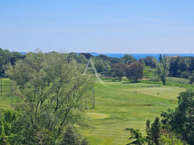 VUE MER ! La plage à pied ! 2/3 p. avec terrasse 14 m² au ca. 44m² Mandelieu la Napoule