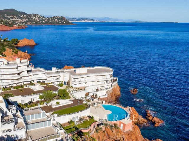 Vue Mer Panoramique: Appartement T2 d’exception de 52 m² pi. 52m² Saint Raphaël