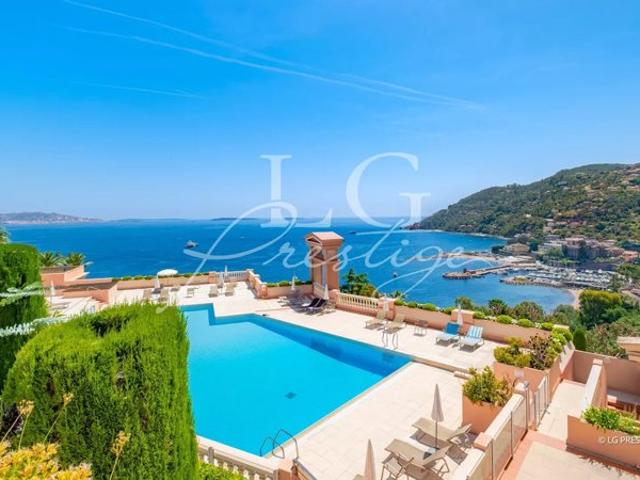 Vue mer panoramique. Domaine grand luxe