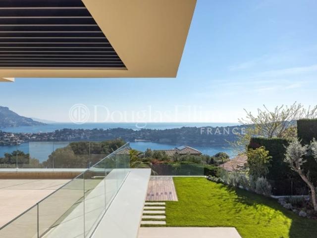 NICE Vue mer panoramique, rénovation contemporaine et emplacement d'exception