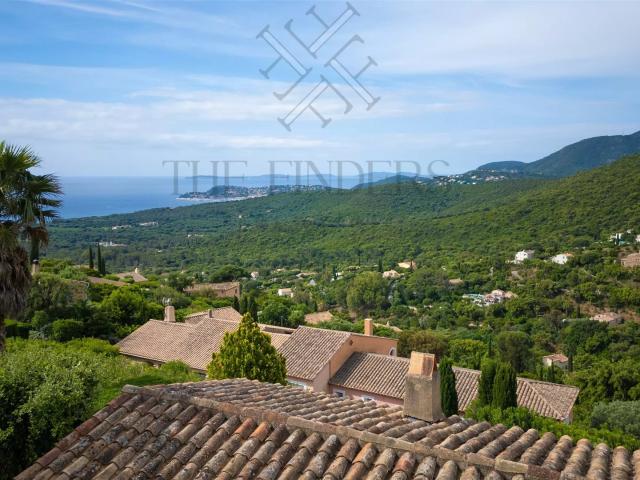 Villa Contemporaine avec Piscine à La Croix Valmer 160m² La Croix Valmer
