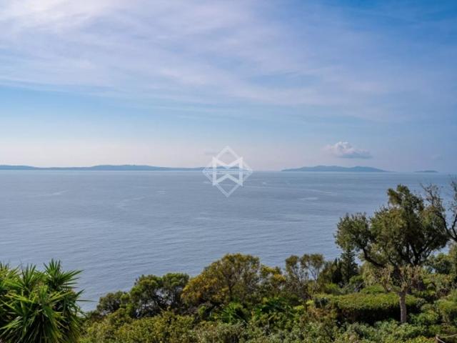 Vue mer panoramique sur les îles d'Or au Rayol Canadel sur Mer