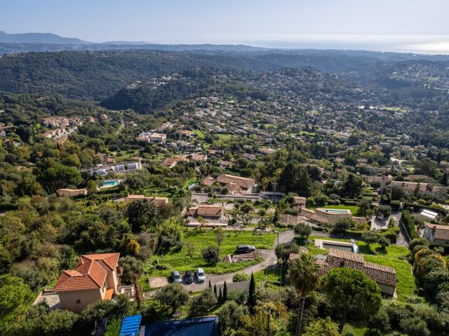 SOUS OFFRE * VUE MER PANORAMIQUE ! Villa avec potentiel POSITION DOMINANTE