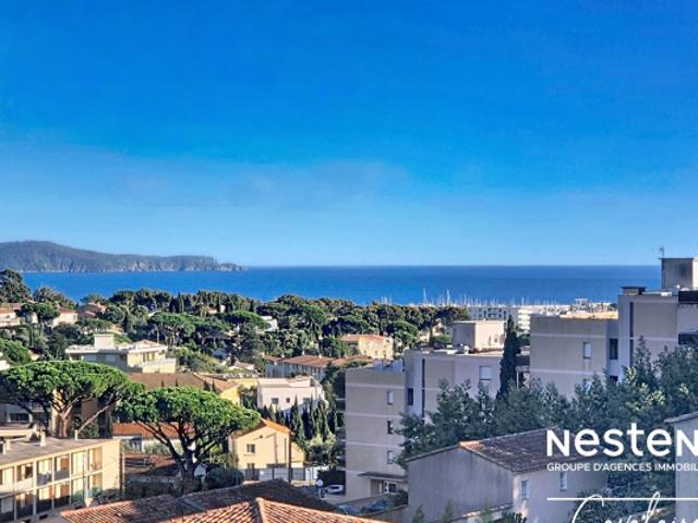 VUE MER PARFAIT ETAT 6 COUCHAGES Appartement rénové dernier étage en excellent état avec terrasse, stationnement et piscine
