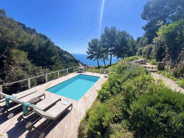 Vue mer, piscine, Maison 4 pièces
