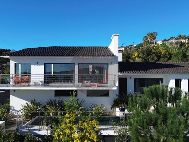 Vue Mer Pour Cette Villa Contemporaine 180m² Les Adrets de l'Estérel