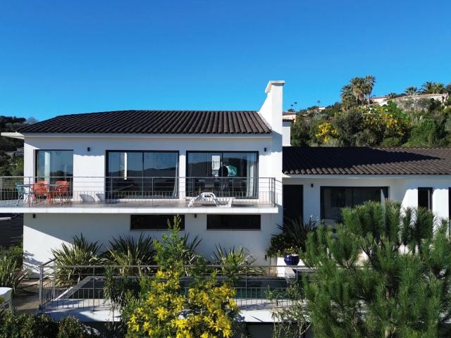 Vue Mer Pour Cette Villa Contemporaine 180m² Les Adrets de l'Estérel