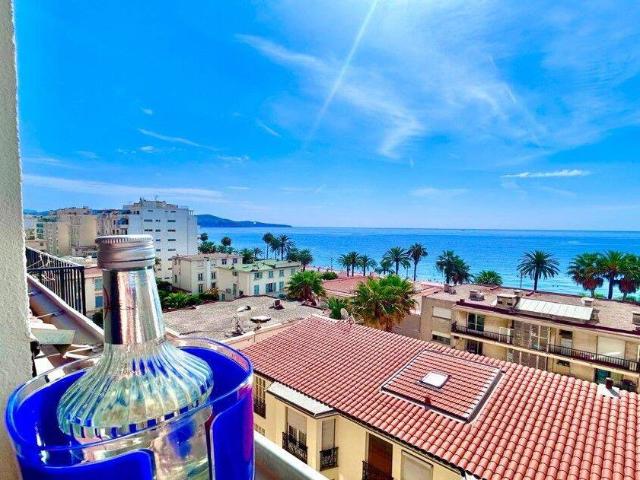 VUE MER, PROMENADE DES ANGLAIS, T3 67 m2, NICE dernier étage