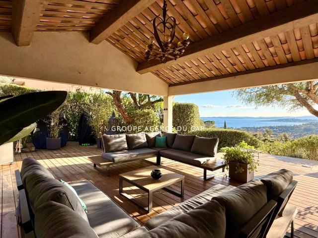Vue Mer Sur Le Golfe De Saint Tropez Villa De Charme Avec Pi. 167m² Les Issambres