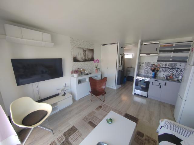 VUE MER 200 METRES DE LA PLAGE STUDIO MEUBLE DE 24,73 M2 EN TRES BON ETAT