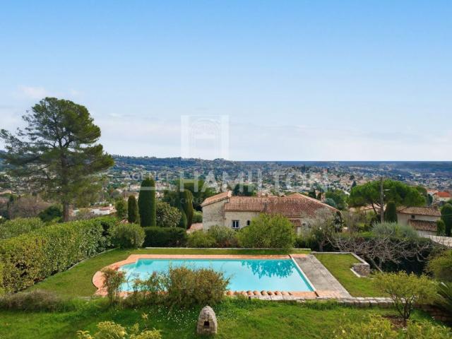 Vue Panoramic mer, villa contemporaine, piscine, calme absolu