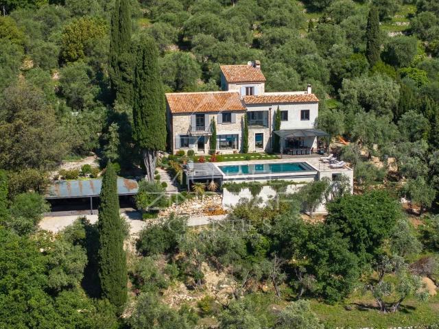Vue panoramique 222m² Le Tignet