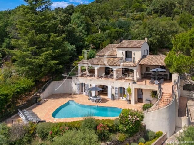 À Vendre Villa Les Adrets De L'Estérel avec Piscine, 9P, 332m²