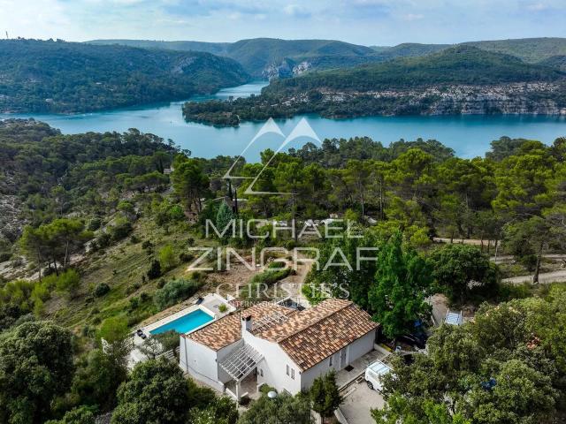 Vue panoramique exceptionnelle sur le lac d'Esparron – Au cœur des Gorges du Verdon
