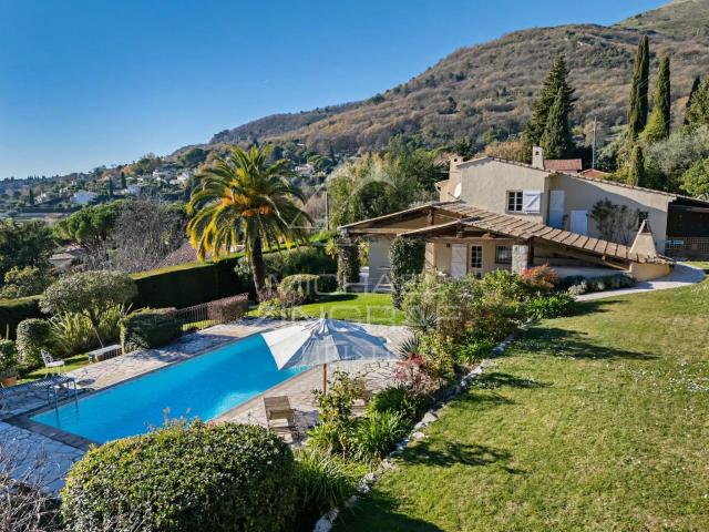 Vue panoramique mer et montagnes 180m² Vence