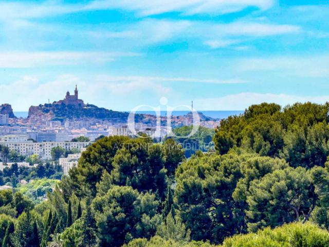 VUE PANORAMIQUE SUR LA BAIE DE MARSEILLE DOMAINE FAMILIAL D'