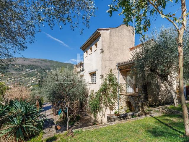 Villa vue panoramique, calme absolu, piscine– à 10 minutes d. 230m² Grasse