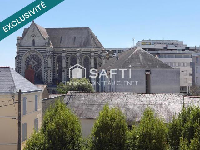 Vue remarquable d'un côté, plein soleil de l'autre