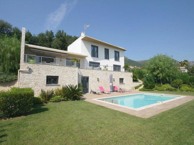 Vues dégagées sur la campagne et la mer 165m² Vence