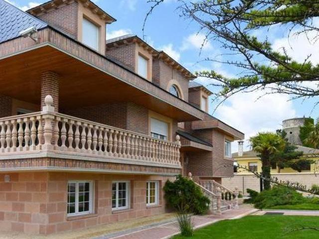 VUT Los Olivos Nava De La Asuncion Segovia