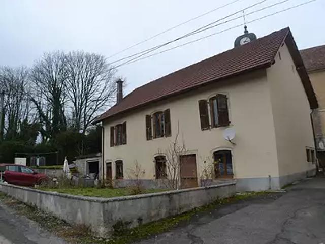 Vyt lès Belvoir 25430 Achat / Vente maison 9 pièces t9 au dernier étage