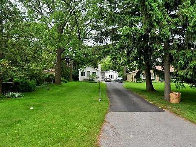W/3 Bedrooms In The Vicinity Of Pickering