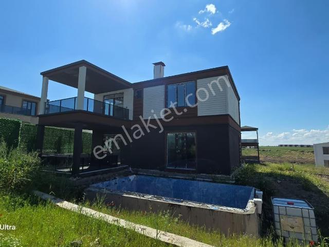 Wınn All Grup'tan Heavens Garden'da Havuzlu 4,5+1 Satılık Villa