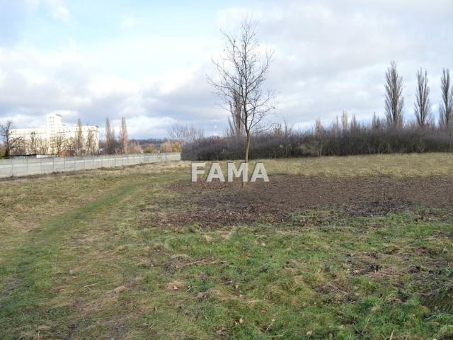 Działka 4386 m² pod inwestycję, media, blisko miasta