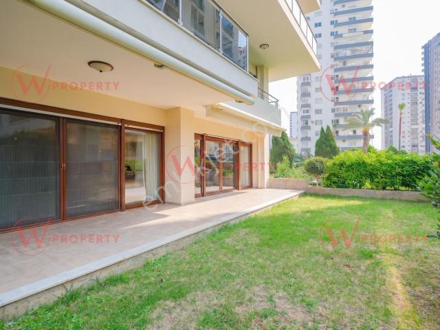 W Property Park Plaza Sitesinde 5+2 Satılık Bahçe Dubleksi
