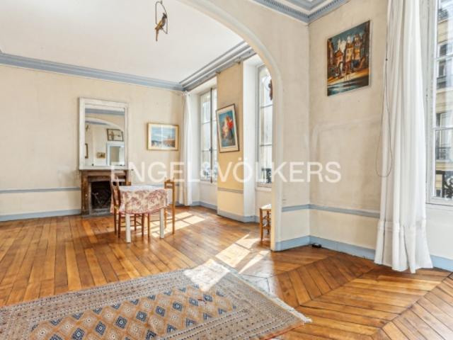 W 02V44J Appartement 86 m² Carrez, 5P, exposé Sud, ascenseur