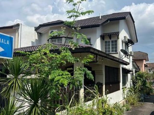 Want to sell 2 Storey Terrace House Endlot Jalan Cecawi Seksyen 6