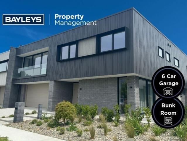 wanaka, 4 bedrooms