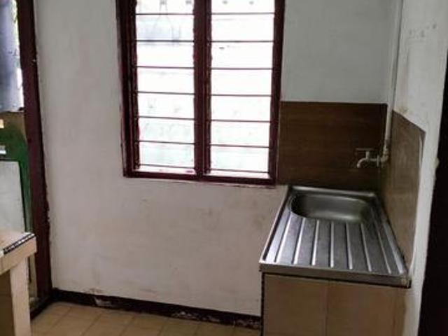 Wangsa maju section 4 corner ground floor 2 rooms FLAT