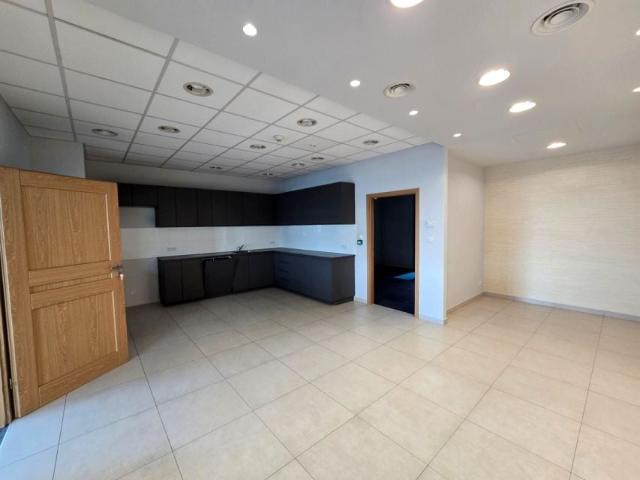 Wadowicka 783 m², Kraków