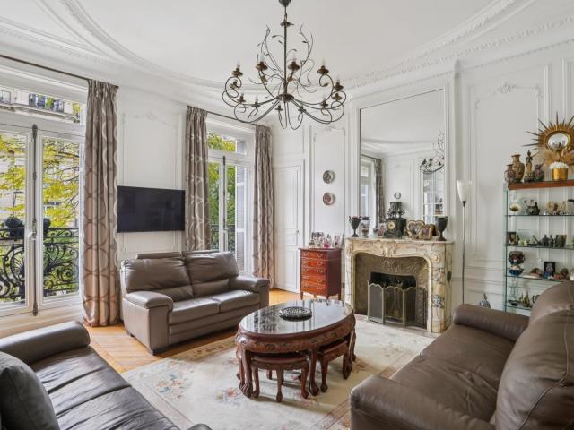 WAGRAM 75017 5 PIECES 149 m2 + BALCON