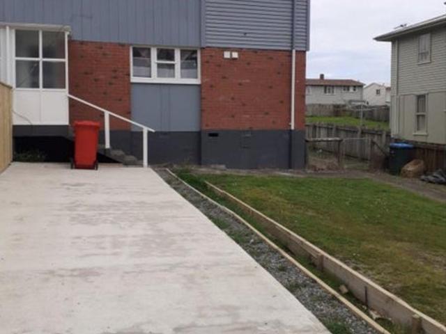 waitangirua, 3 bedrooms