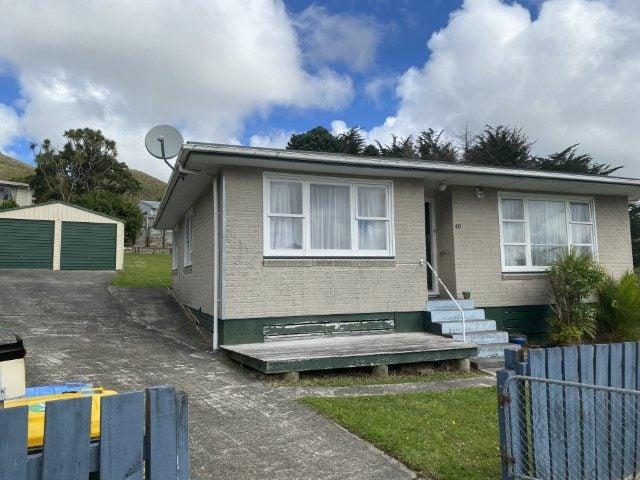 waitangirua, 3 bedrooms