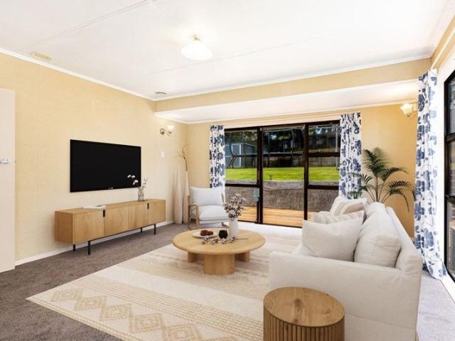 waitangirua, 3 bedrooms