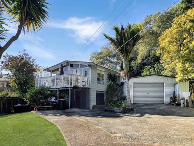 waitakere, 3 bedrooms